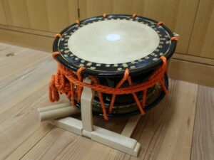 能楽師(太鼓方)が案内する横浜能楽堂見学と太鼓ワークショップの画像