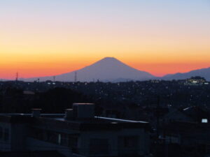 三殿台遺跡から望む富士山（夕焼け）