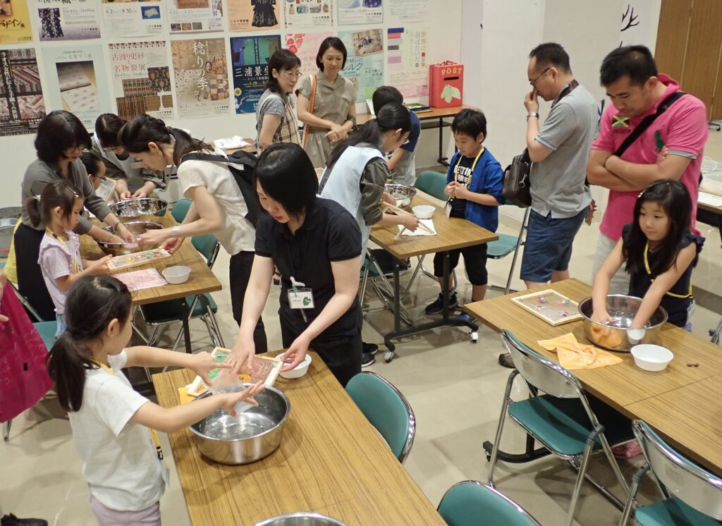 夏休み企画「かいこ教室」の画像
