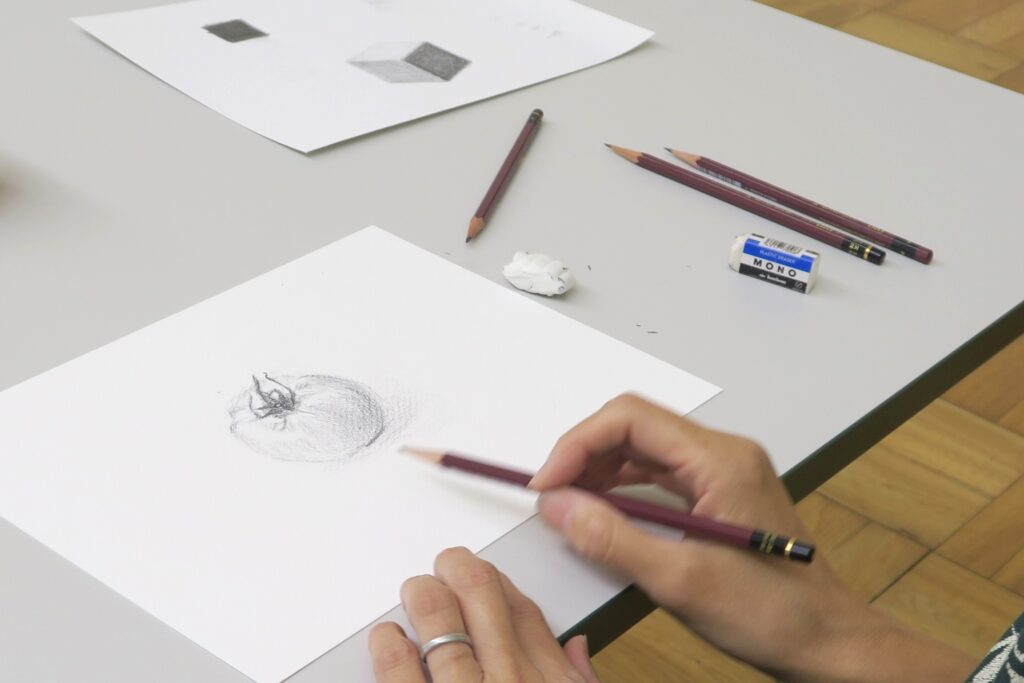 ゆっくりじっくり描く時間 ー 静物デッサンと人体クロッキーの画像