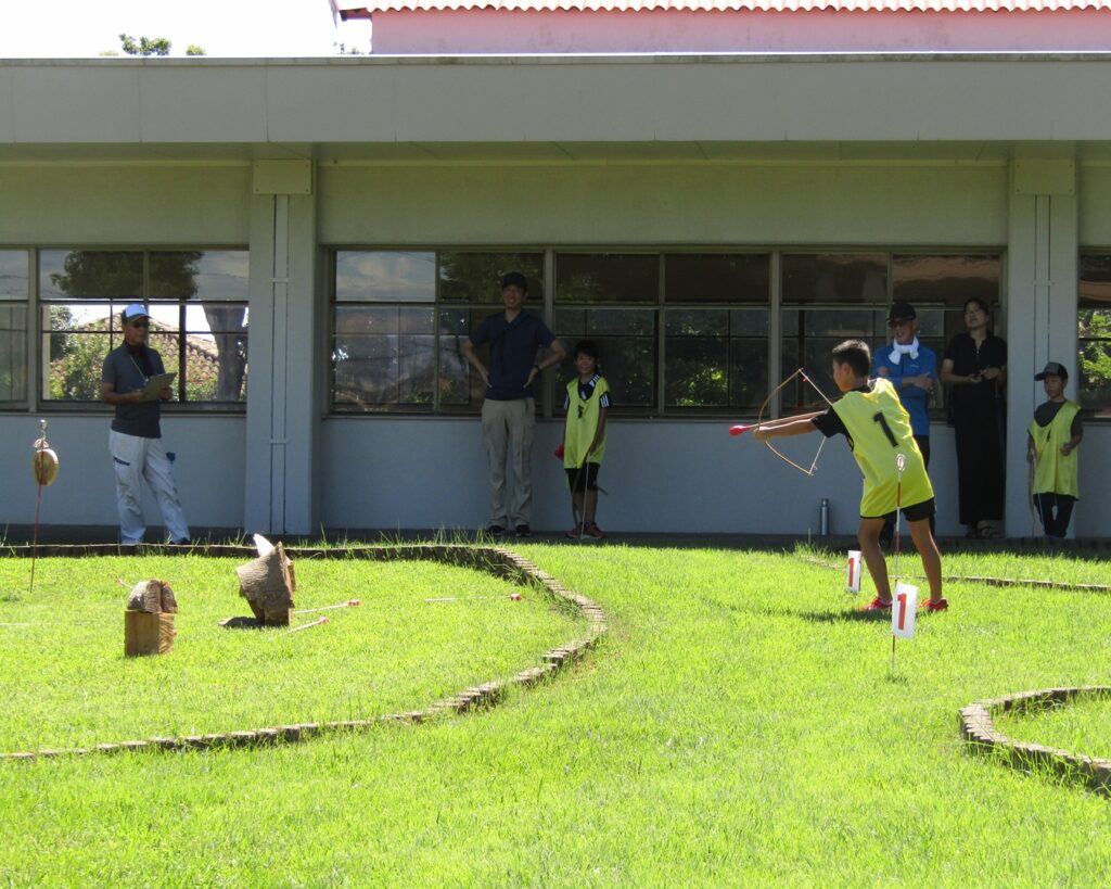 冬の「弓矢うち大会」の画像
