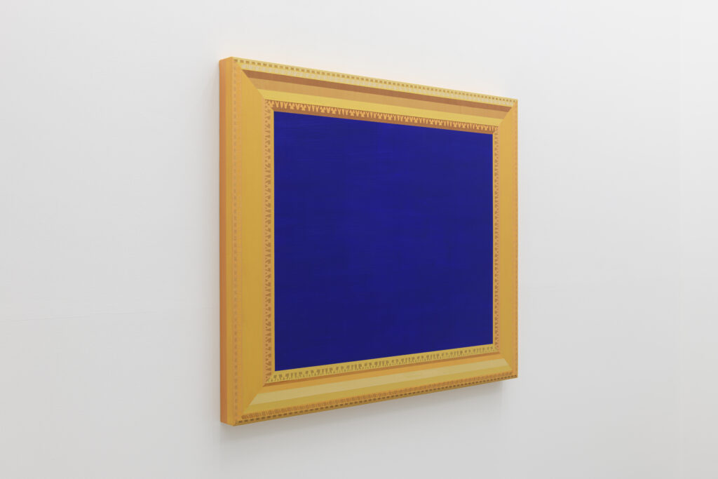 額縁からのぞく美術館の画像