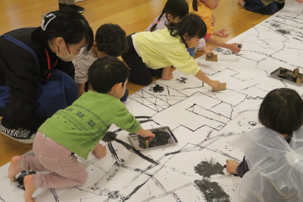 【募集】子どものためのプログラム　ぺったん！スタンプでかたちはっけんの画像