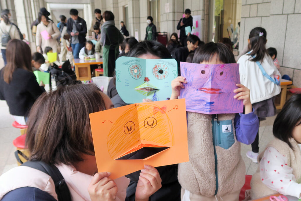 みんなのアートひろば 「歌う♪ぱくぱく紙工作」の画像