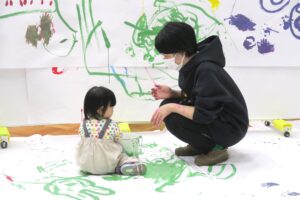 アクセスプログラム「はじめての造形あそび」（8月）の画像