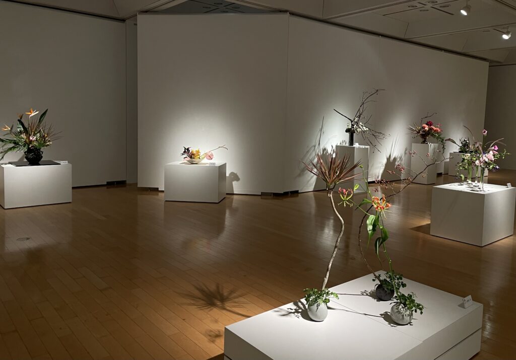 いけばな小原流　みんなの花展「光と風のあるところ」の画像