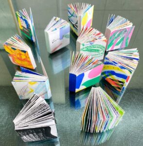 個人の造形プログラム「切る／並べる／綴じる　小さい本を作ろう」の画像